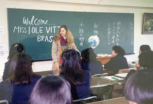 Iole Vitti dando treinamento para professores de inglês no Japão - 1990