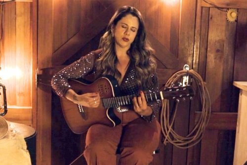 foto-cantora-thayla-clip-21-11-2025